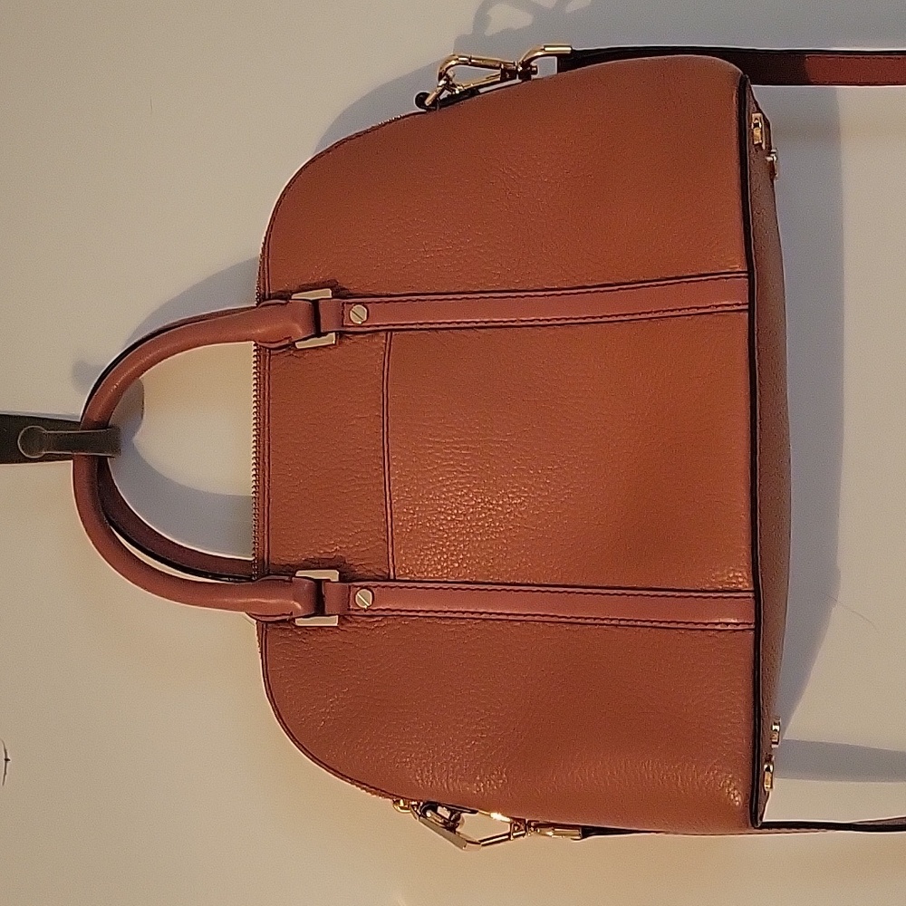 Michael Kors Salmon color leather bag with long strap - Picture 3 of 5